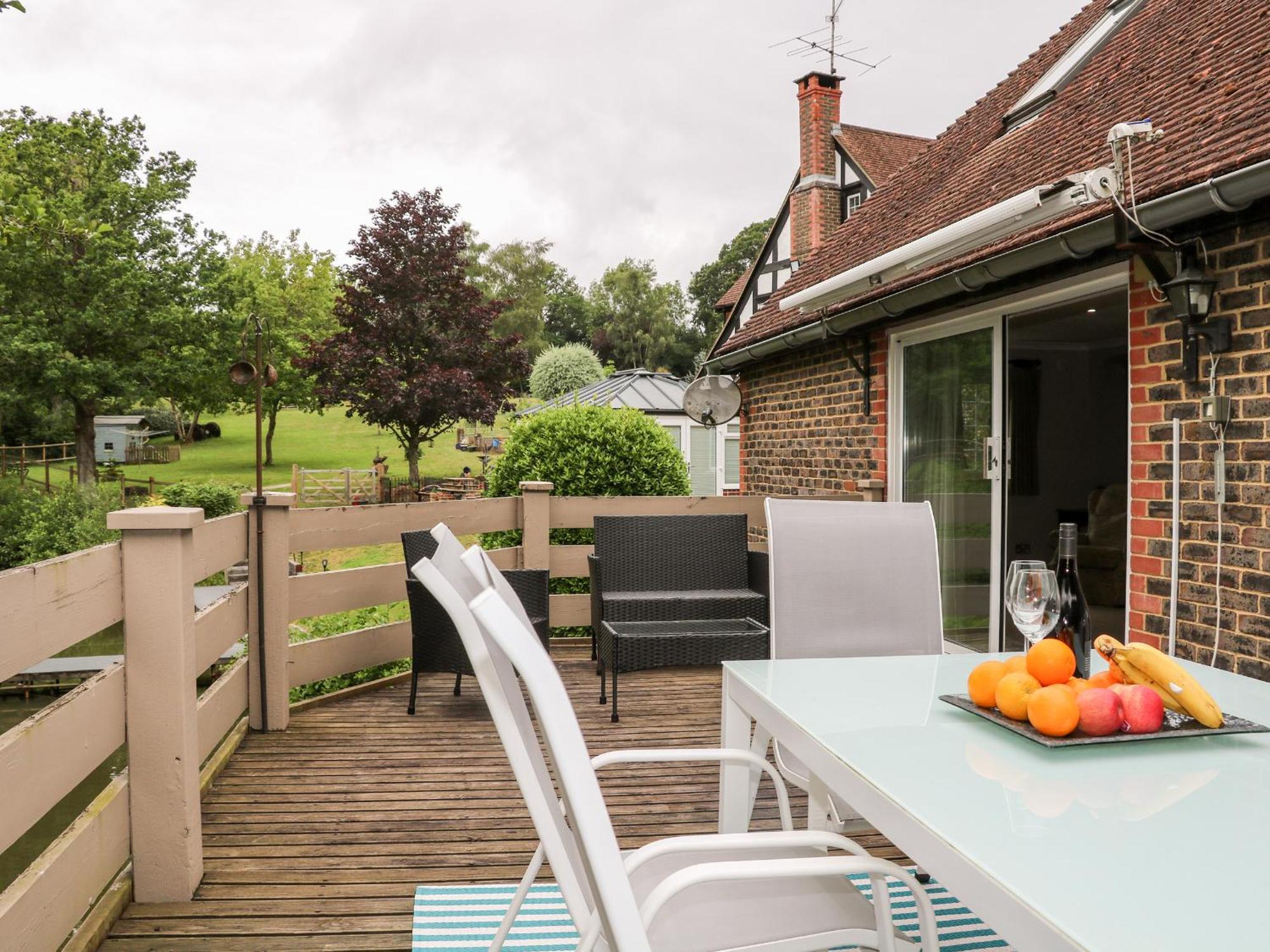 Miswells Cottages - Lake View Тернерс-Хилл Экстерьер фото